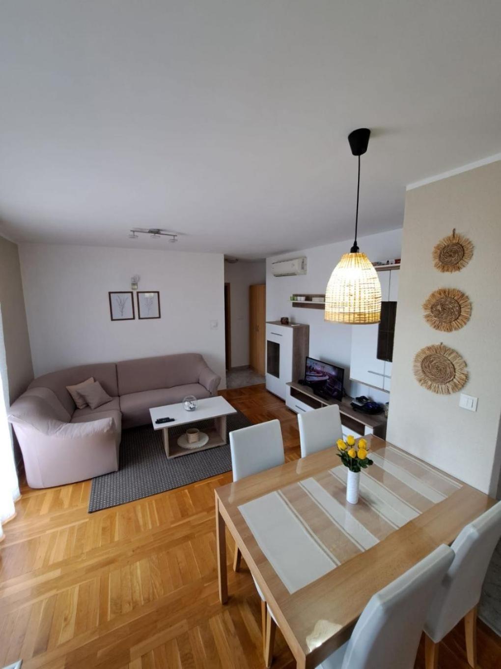 Apartment Slava - Close To The Mall Spalato Esterno foto